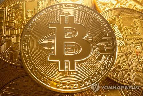 비트코인 모형. <로이터=연합뉴스>